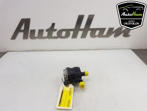 Used Additional water pump Volkswagen Golf VII (AUA) 1.4 GTE 16V Price € 25,00 Margin scheme offered by AutoHam