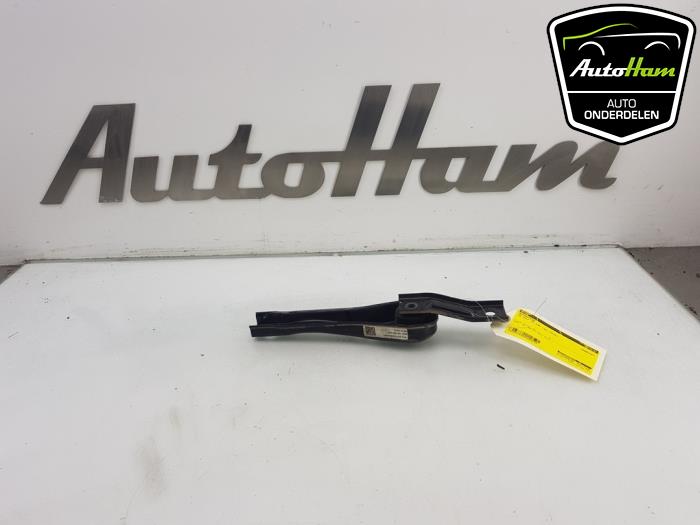 Used Engine mount Volkswagen Golf Sportsvan (AUVS) 1.5 TSI Evo BMT 16V Price € 10,00 Margin scheme offered by AutoHam