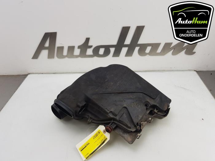 Gebrauchte Luftfiltergehäuse BMW 5 serie (F10) 550i xDrive V8 32V TwinPower Turbo Preis € 40,00 Margenregelung angeboten von AutoHam