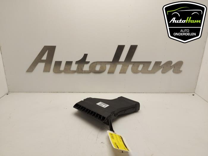 Begagnade Lufttratt BMW 5 serie (F10) 550i xDrive V8 32V TwinPower Turbo Pris € 50,00 Marginaltabell erbjuds av AutoHam
