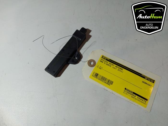 Używane Keyless Entry-Antena BMW 5 serie (F10) 550i xDrive V8 32V TwinPower Turbo Cena € 20,00 Procedura marży oferowane przez AutoHam