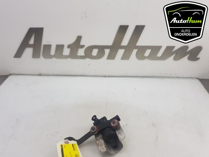 Begagnade Extra vattenpump Audi S6 Avant (C7) 4.0 V8 TFSI Pris € 15,00 Marginaltabell erbjuds av AutoHam