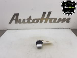 Used Heater resistor Renault Clio IV Estate/Grandtour (7R) 0.9 Energy TCE 90 12V Price € 10,00 Margin scheme offered by AutoHam