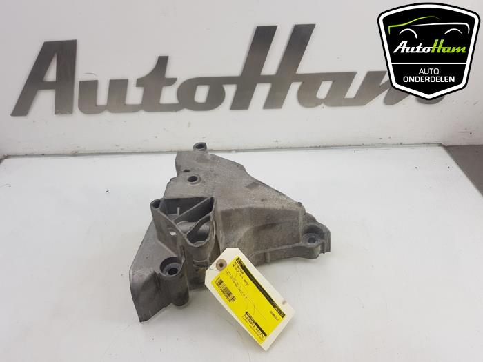 Used Engine mount Volkswagen Golf VII (AUA) 1.2 TSI 16V Price € 10,00 Margin scheme offered by AutoHam