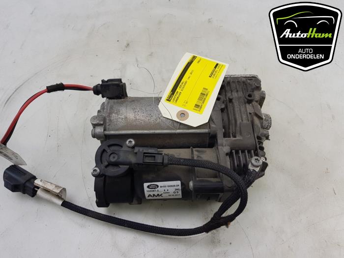 Air pump (suspension) from a Land Rover Discovery IV (LAS) 3.0 SD V6 24V 2013