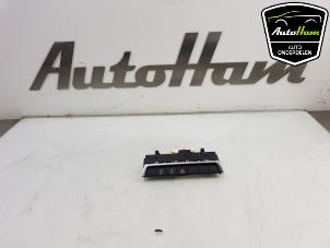 Usagé Bouton de warning Audi A3 Sportback (8YA) 1.0 30 TFSI 12V Mild hybrid Prix € 40,00 Règlement à la marge proposé par AutoHam