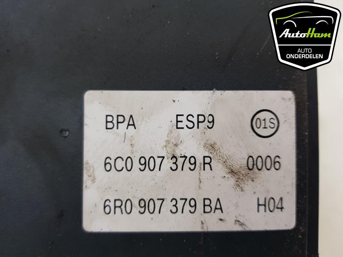 Bomba ABS de un Skoda Fabia III Combi (NJ5) 1.0 12V Greentech 2018