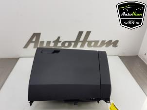Używane Schowek w desce rozdzielczej Seat Leon (KLB) 1.5 eTSI 16V Cena € 65,00 Procedura marży oferowane przez AutoHam