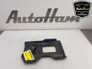 Used Battery box Mercedes E (R207) E-250 CGI 16V BlueEfficiency Price € 15,00 Margin scheme offered by AutoHam