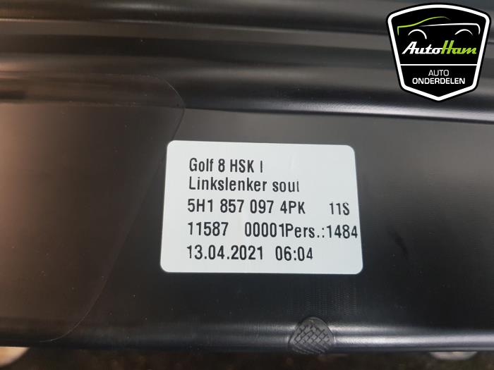 Guantera de un Volkswagen Golf VIII (CD1) 2.0 GTI 16V 2021