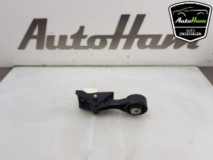 Used Gearbox mount Toyota Yaris III (P13) 1.0 12V VVT-i Price € 35,00 Margin scheme offered by AutoHam