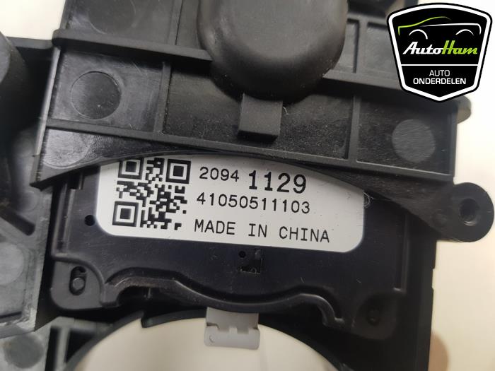 Interruptor combinado columna de dirección de un Opel Zafira Tourer (P12) 1.4 Turbo 16V Ecotec 2015