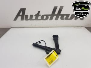 Used Seatbelt tensioner, right BMW 3 serie (E92) 320i 16V Corporate Lease Price € 50,00 Margin scheme offered by AutoHam
