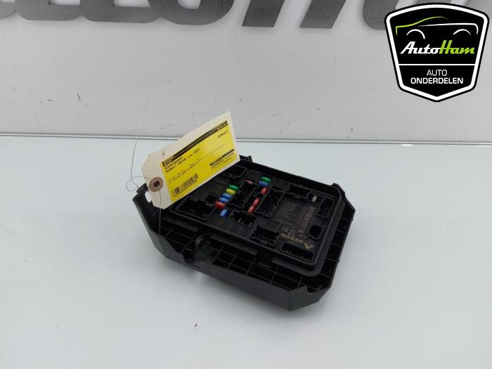 Fuse box from a Renault Captur II (RJB) 1.3 TCE 130 16V 2020