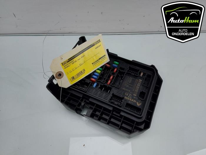Fuse box from a Renault Captur II (RJB) 1.3 TCE 130 16V 2020