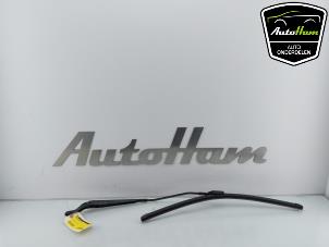 Used Front wiper arm Renault Captur II (RJB) 1.3 TCE 130 16V Price € 15,00 Margin scheme offered by AutoHam