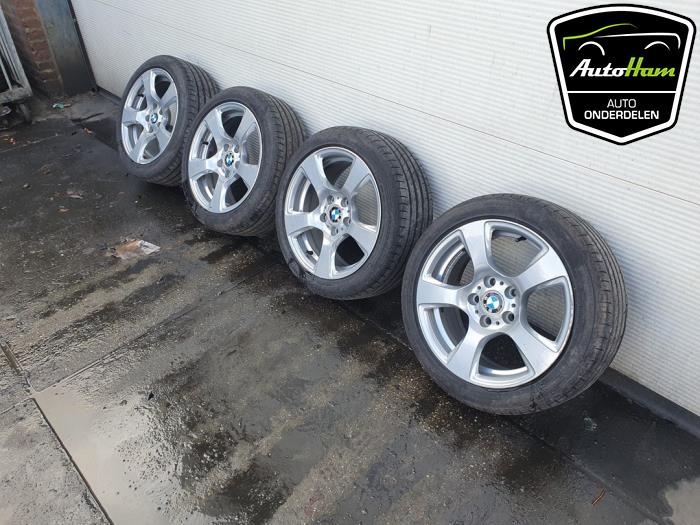 Sport rims set + tires from a BMW 3 serie (E92) 320i 16V Corporate Lease 2007