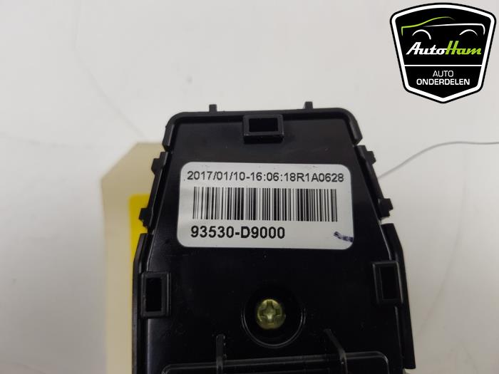Mirror switch from a Kia Sportage (QL) 1.6 GDI 16V 4x2 2018