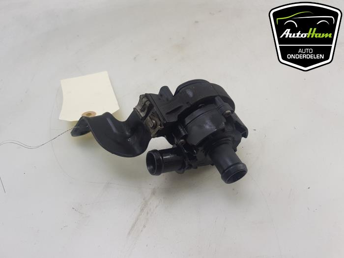 Additional water pump from a Volkswagen Polo V (6R) 1.4 TDI 12V 90 2015