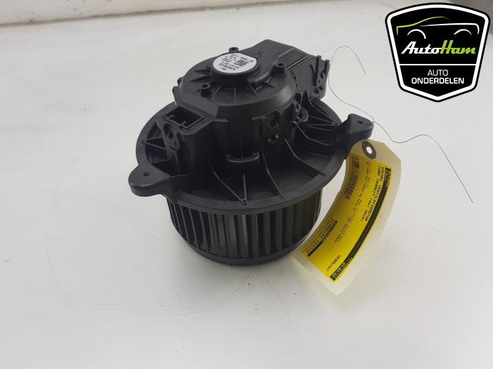 Heating and ventilation fan motor from a Ford Transit Courier 1.5 TDCi 75 2019