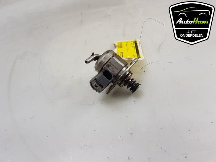 Mechanical fuel pump from a Seat Leon (5FB) 1.4 TSI ACT 16V 2017
