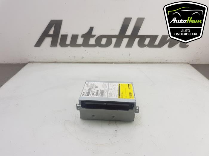 Używane Radioodtwarzacz CD Volvo V40 (MV) 2.0 D4 16V Cena € 175,00 Procedura marży oferowane przez AutoHam