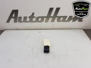 Used Electric window switch Opel Karl 1.0 12V Price € 10,00 Margin scheme offered by AutoHam