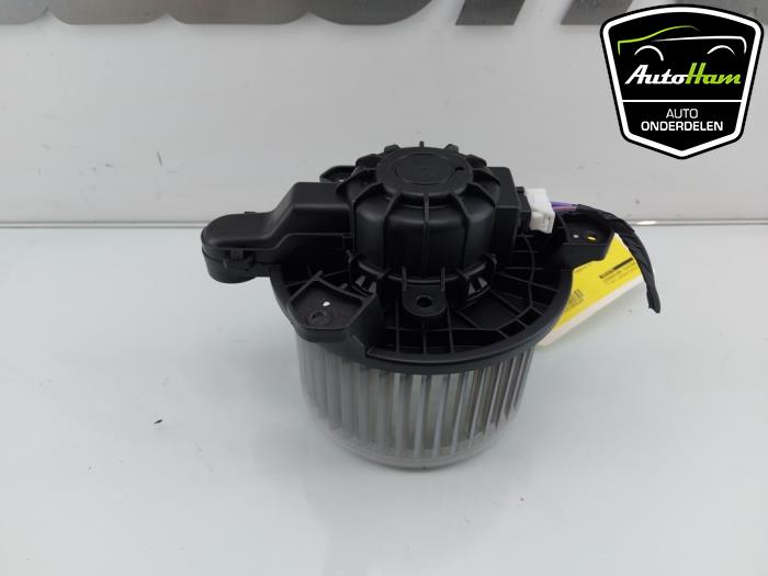 Heizung Belüftungsmotor van een Opel Karl 1.0 12V 2018