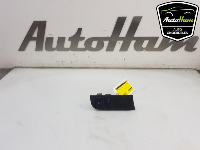 Używane Przelacznik Opel Agila (B) 1.0 12V Cena € 20,00 Procedura marży oferowane przez AutoHam