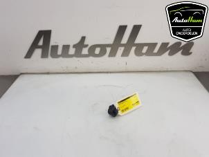 Używane Przelacznik lusterka Opel Vivaro 1.6 CDTI 95 Euro 6 Cena € 15,00 Procedura marży oferowane przez AutoHam