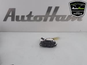 Used Front door lock mechanism 4-door, right Volkswagen Polo V (6R) 1.2 TSI 16V BlueMotion Technology Price € 15,00 Margin scheme offered by AutoHam