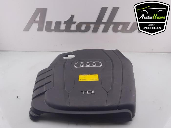 Engine protection panel from a Audi A4 (B8) 2.0 eTDI 16V 2013