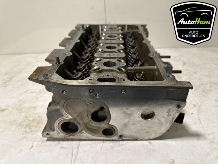 Cylinder head from a Seat Leon (5FB) 1.4 TSI ACT 16V 2018