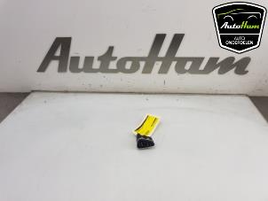 Used Seat heating switch Opel Corsa E 1.0 SIDI Turbo 12V Price € 25,00 Margin scheme offered by AutoHam