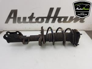 Used Front shock absorber, right Kia Sportage (QL) 1.6 GDI 16V 4x2 Price € 125,00 Margin scheme offered by AutoHam