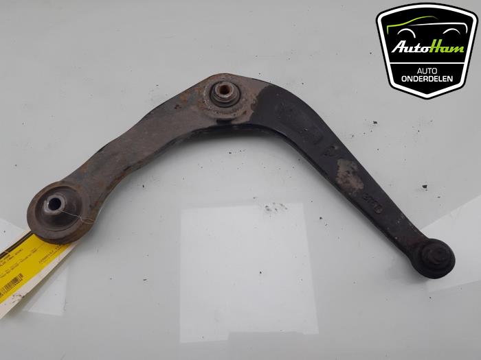 Front wishbone, right from a Peugeot 206+ (2L/M) 1.4 XS 2009