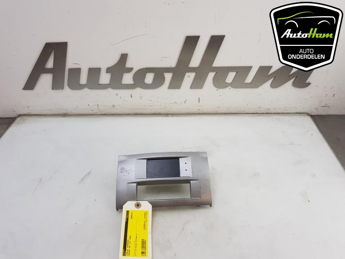 Begagnade Innerdisplay Peugeot 407 (6D) 1.8 16V Pris € 25,00 Marginaltabell erbjuds av AutoHam
