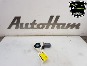 Usados Motor de ventanilla de puerta Volkswagen Arteon (3HAB) 1.5 TSI 16V Precio € 15,00 Norma de margen ofrecido por AutoHam