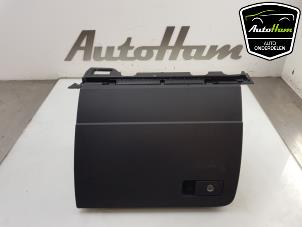 Usados Guantera Volkswagen Arteon (3HAB) 1.5 TSI 16V Precio € 50,00 Norma de margen ofrecido por AutoHam