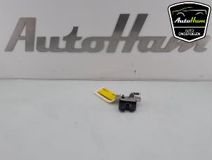 Used Tailgate lock mechanism Volkswagen Polo IV (9N1/2/3) 1.4 16V Price € 20,00 Margin scheme offered by AutoHam
