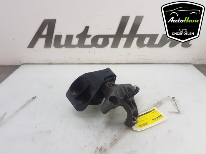 Used Engine mount Renault Clio IV (5R) 1.5 Energy dCi 90 FAP Price € 20,00 Margin scheme offered by AutoHam