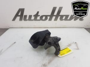Used Engine mount Renault Clio IV (5R) 1.5 Energy dCi 90 FAP Price € 25,00 Margin scheme offered by AutoHam