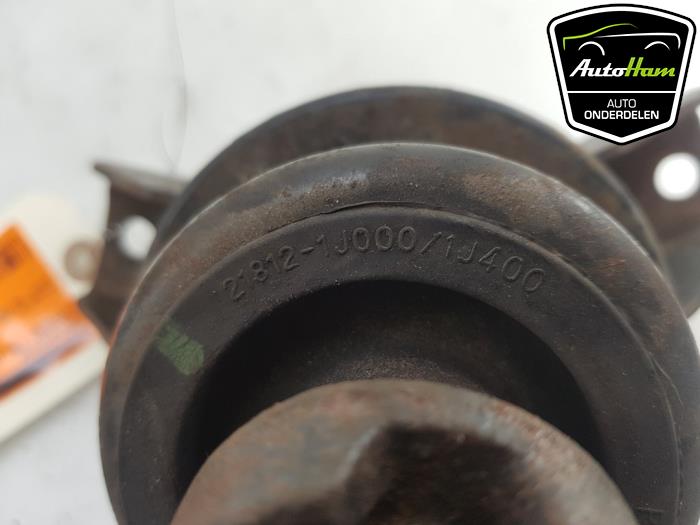 Engine mount from a Hyundai i20 1.4i 16V 2010