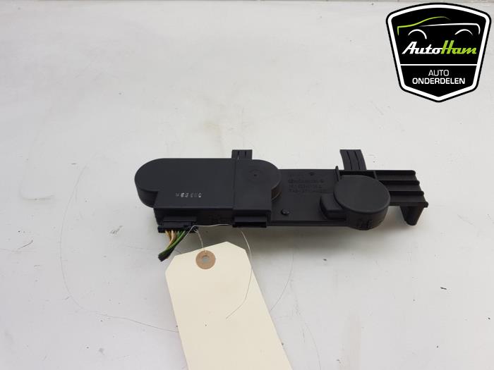 Używane Antena Porsche Panamera (970) 4.8 V8 32V 4S Cena € 40,00 Procedura marży oferowane przez AutoHam