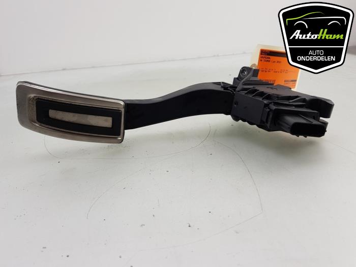 Accelerator pedal from a Volkswagen Touran (5T1) 1.4 TSI 2018