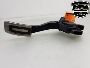 Used Accelerator pedal Volkswagen Touran (5T1) 1.4 TSI Price € 30,00 Margin scheme offered by AutoHam