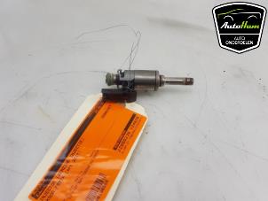 Usagé Injecteur (injection essence) Skoda Fabia III (NJ3) 1.2 TSI 16V Prix € 30,00 Règlement à la marge proposé par AutoHam