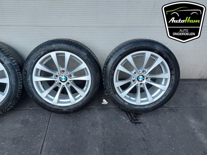 Sportfelgensatz + Reifen van een BMW 3 serie (F30) 330e 2016
