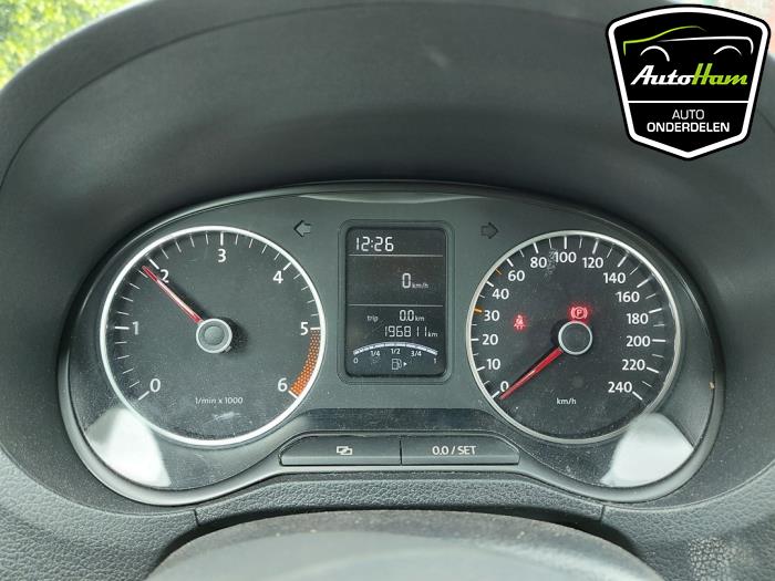 Caja de cambios de un Volkswagen Polo V (6R) 1.2 TDI 12V BlueMotion 2012