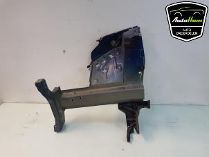 Used Front right bodywork corner Peugeot 308 SW (L4/L9/LC/LJ/LR) 1.2 12V e-THP PureTech 110 Price on request offered by AutoHam